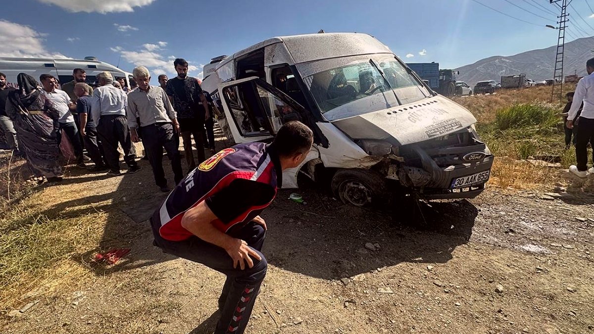 Hakkari'de Düğün Yolunda Acı Kaza: Genç Kadın Hayatını Kaybetti