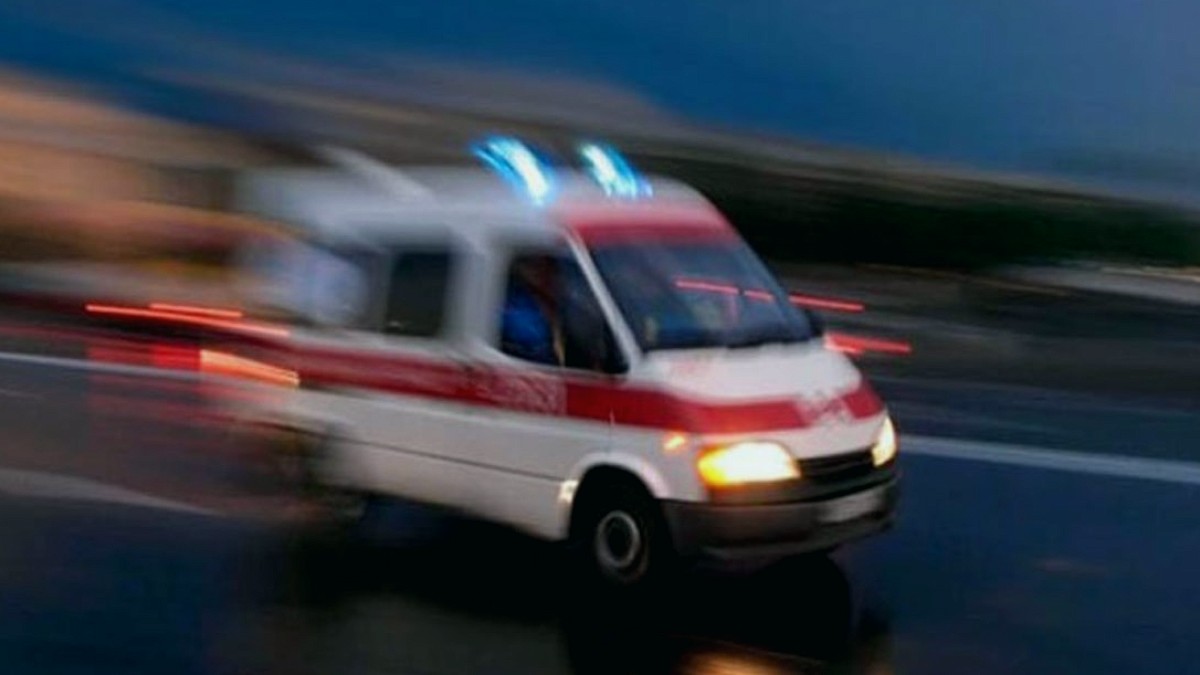 Aksaray'da Trafik Kazası: Polis Memuru ve Eşi Otomobil Çarptı