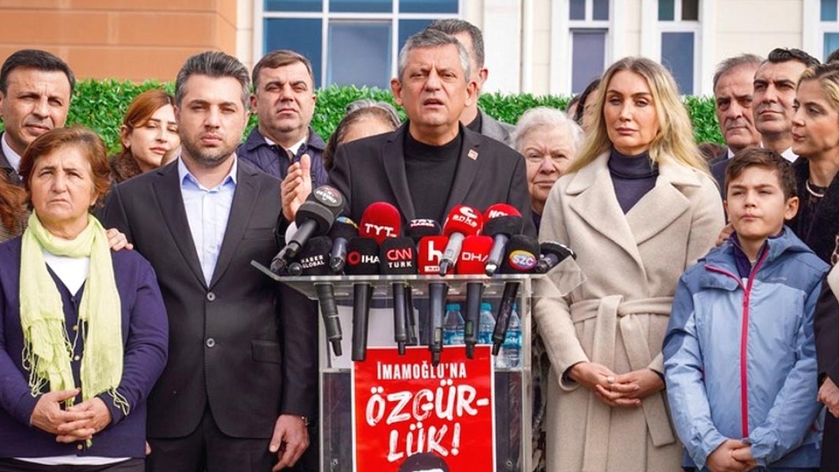 Özgür Özel'den Erişime Engellenen Aile Ağı Hesabına Destek Çağrısı