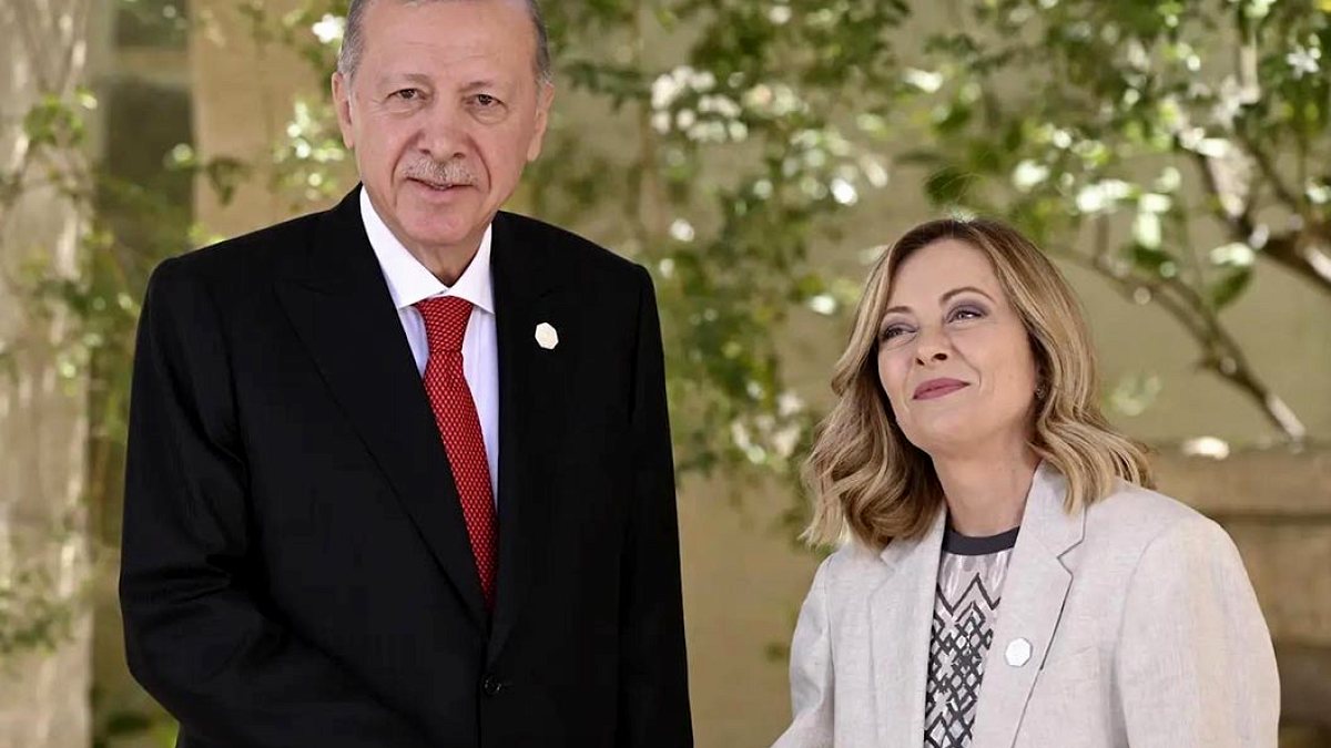 Erdoğan'dan İtalya Başbakanı Meloni'ye Tarihi Başarı Tebriği