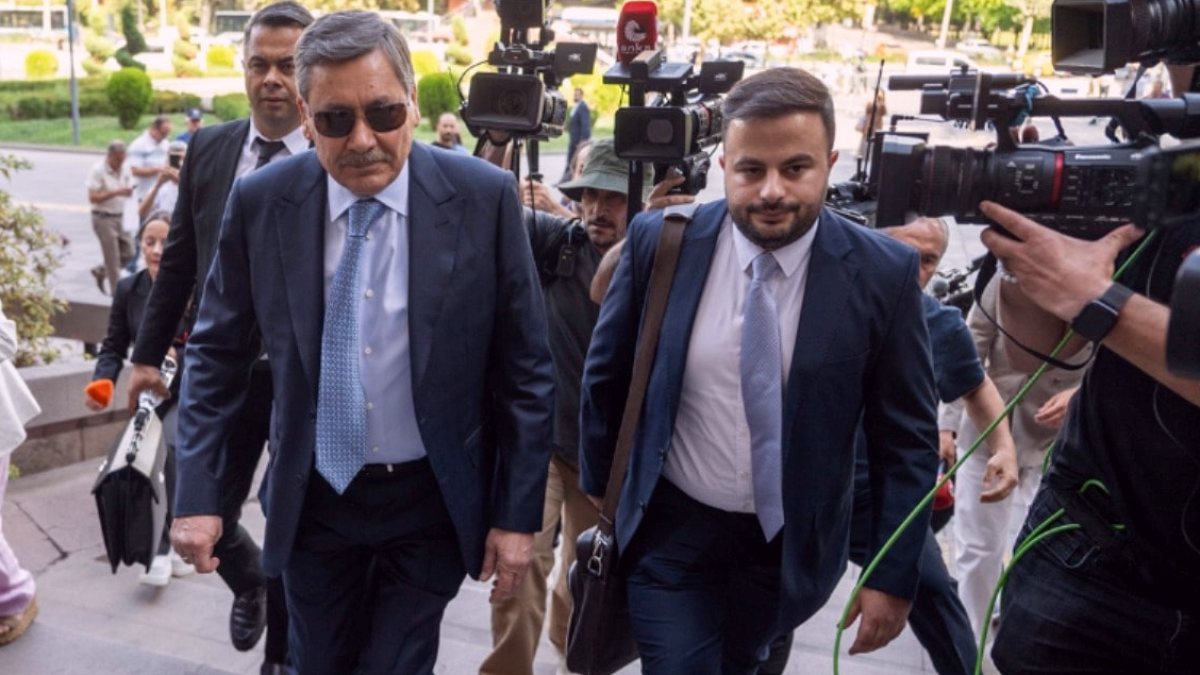 Melih Gökçek'ten Çarpıcı Açıklamalar: '500 Kez Sıçradım, Yakalanmadım'
