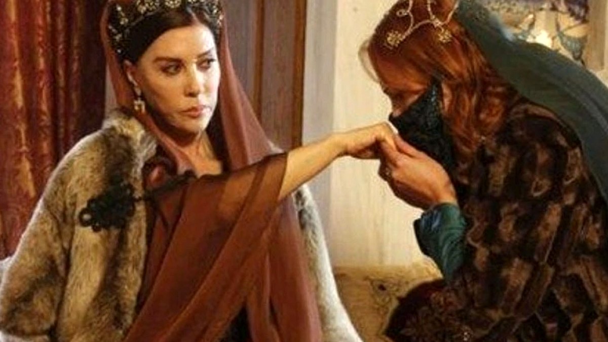 Muhteşem Yüzyıl'ın Sultanları Yıllar Sonra Buluştu: Meryem Uzerli ve Nebahat Çehre Karemde
