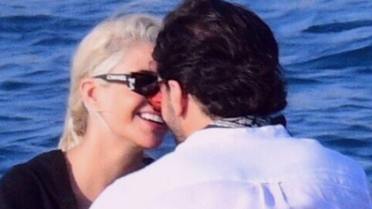 Büşra Pekin'den Bodrum'daki Görüntülerle İlgili Açıklama: 'Aşk Değil'