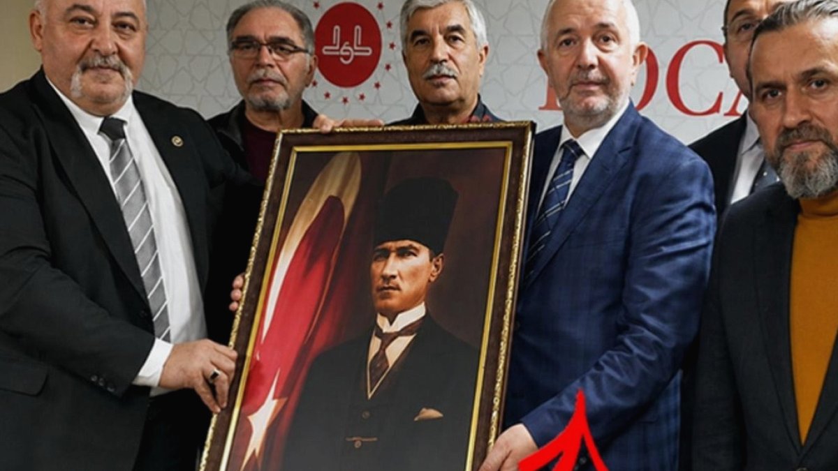 Atatürk'e Mevlit Okutan Müftü Görevden Alındı: Tartışmalar Sürüyor