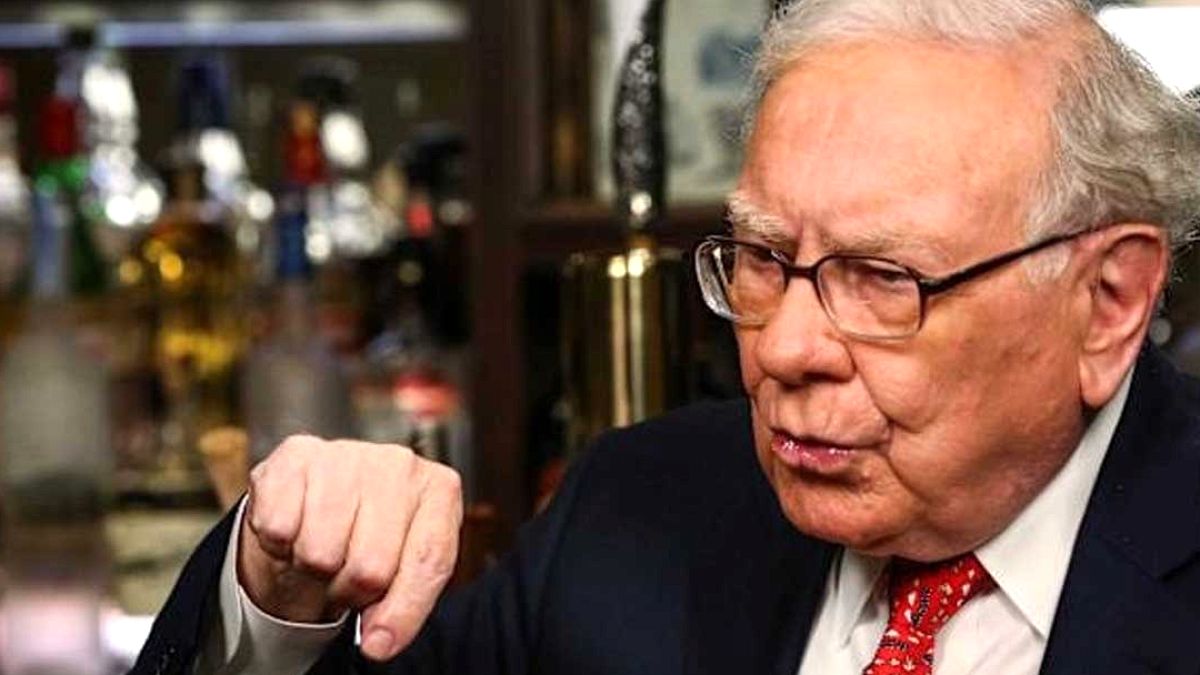 Warren Buffett'tan Piyasa Balonu Uyarısı: Nakit Stratejisi ve Kritik Tavsiyeler