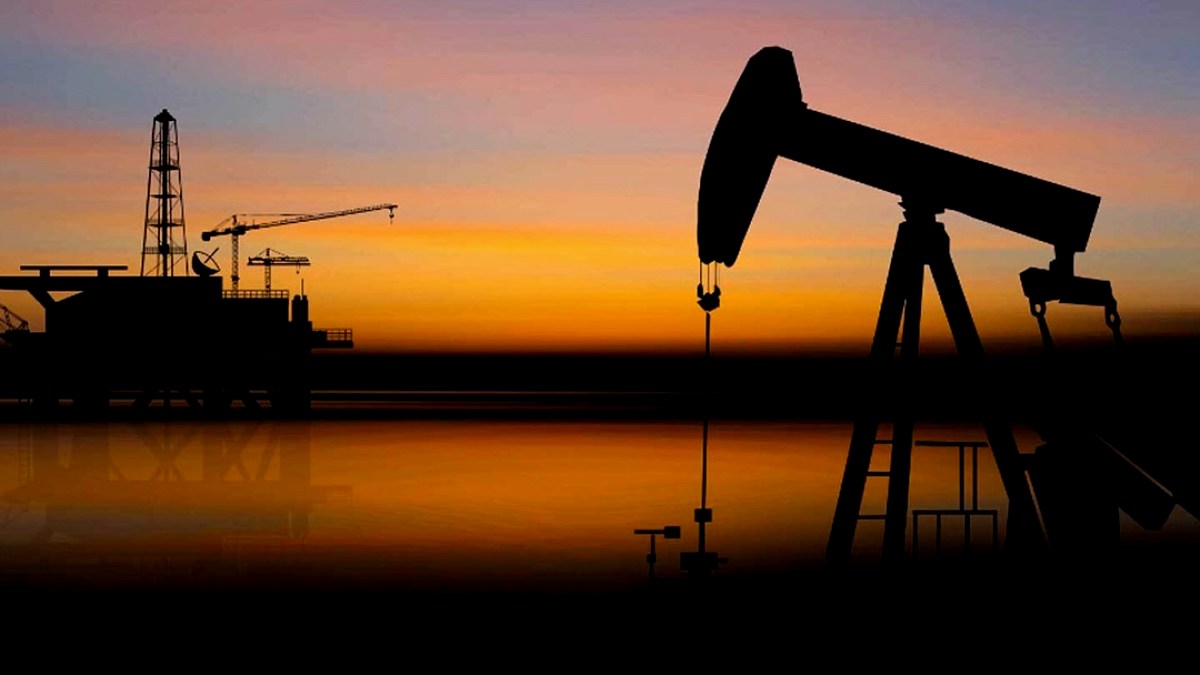 Hürmüz Gerilimi Petrol Fiyatlarını Uçuruyor, Zam Fırtınası Kapıda