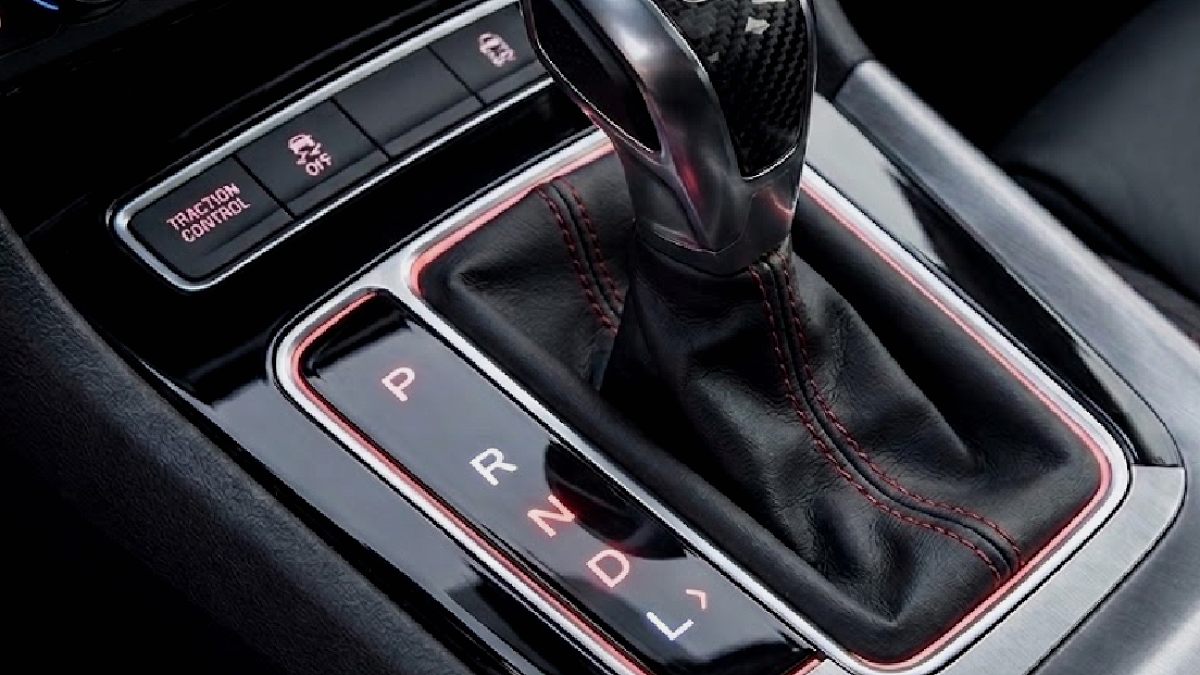 Lüks Otomobillerde Vites Devri Bitiyor: Geriye Elektrikle Gidilecek