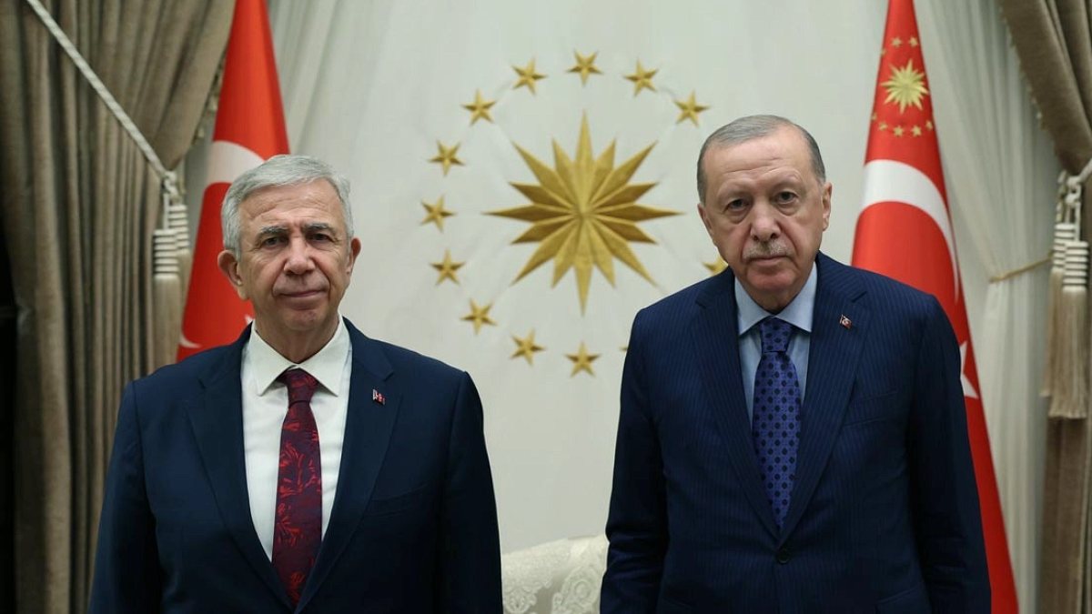 Özgür Özel'den Çarpıcı Açıklamalar: Üsküdar Modeli ve Mansur Yavaş'ın Ankara Yatırımları