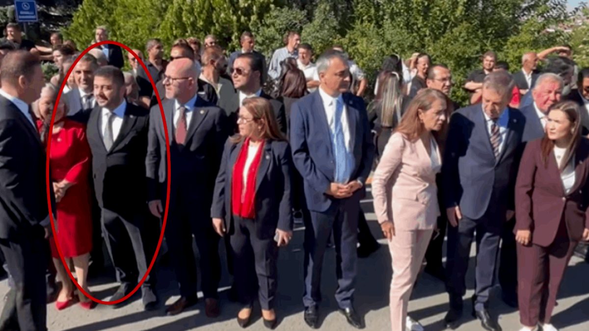 CHP'li Ahmet Baran Yazgan'dan Anıtkabir'de Sürpriz Görünüm