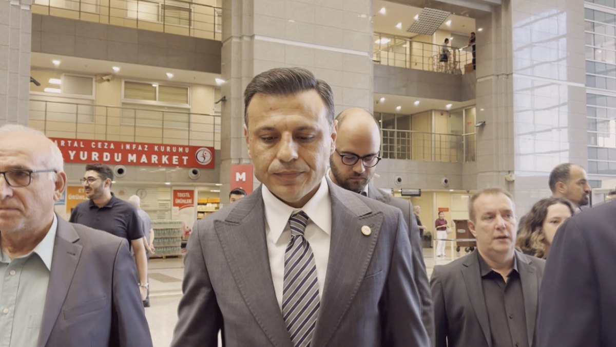 Özgür Çelik'ten "Şüpheli" Sıfatıyla İfade: Üsküdar Seçimi Gerginliği Büyüyor