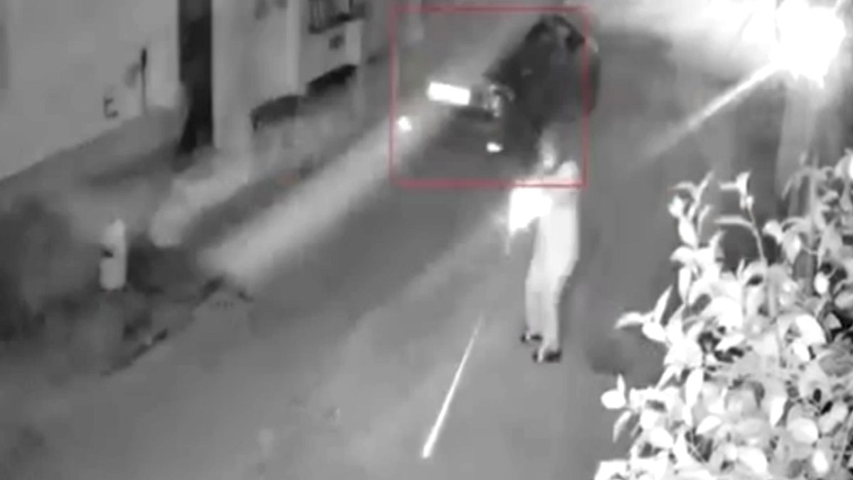 Adana'da Husumetli Eve Silahlı Saldırı Güvenlik Kamerasına Yansıdı