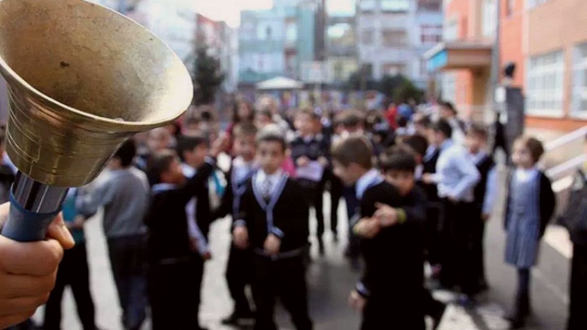 İstanbul'da Okul Başlangıç Saatleri Trafiğe Karşı Yeniden Düzenlendi