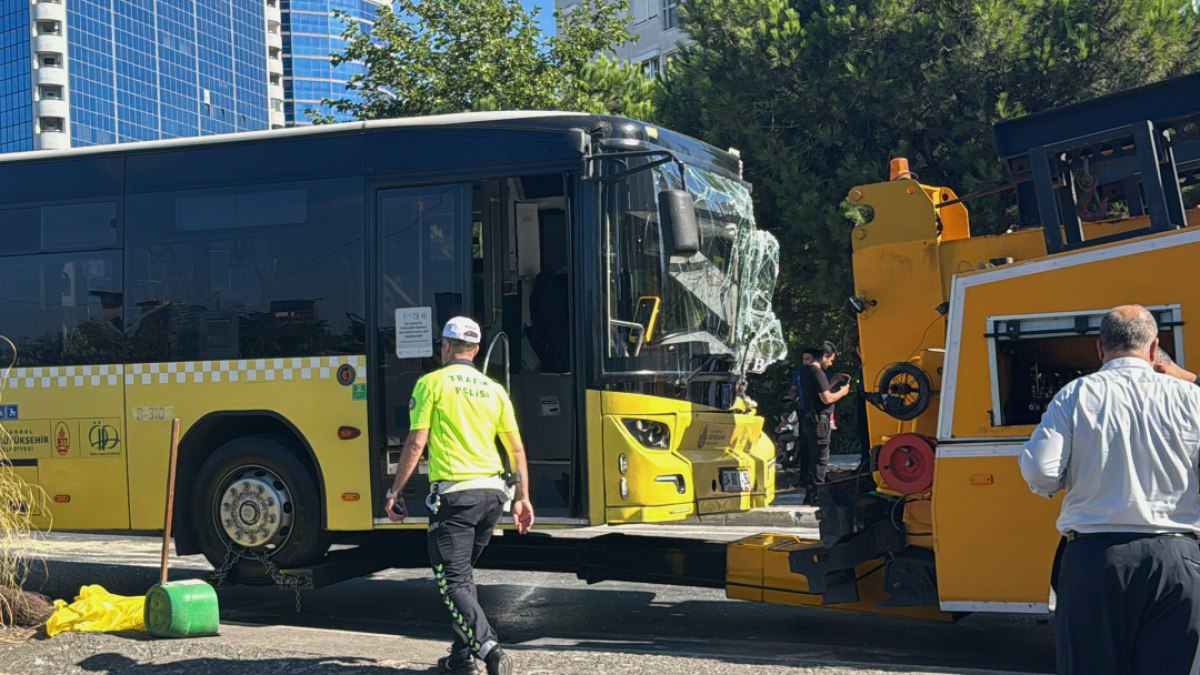 Beşiktaş'ta Feci Kaza: İETT Otobüsü İş Makinesiyle Çarpıştı, 5 Yaralı