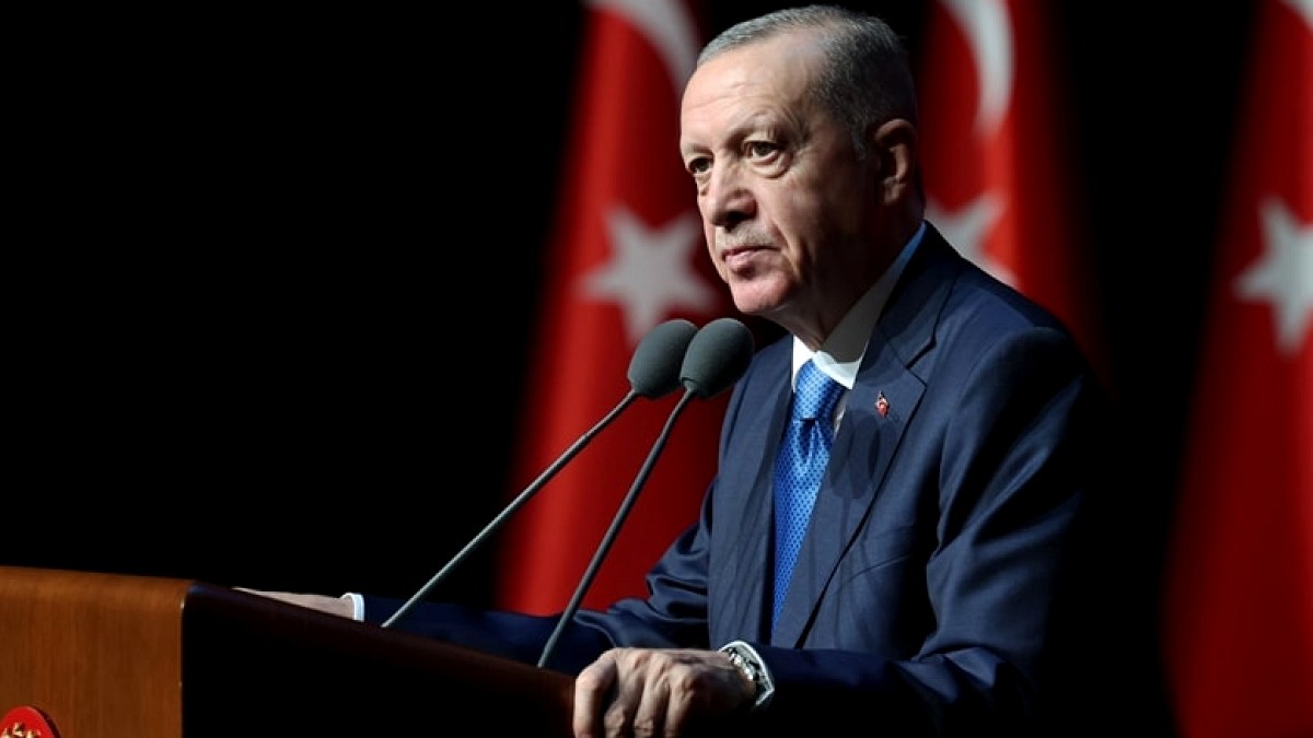 AK Parti'den Cumhurbaşkanlığı Adaylığı Açıklaması: Seçim Tarihi ve Erdoğan'ın Durumu