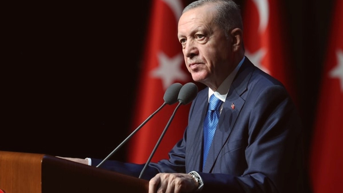 AK Parti'den Erdoğan'ın Adaylığına İlişkin Açıklama: Seçim Tarihi ve Yasal Durum Değerlendirildi