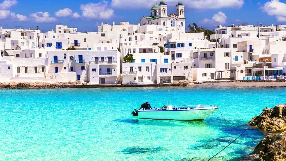 Yunanistan'da Sakin Yaşam Arayan Emeklilerin Gözdesi Paros Adası Oldu