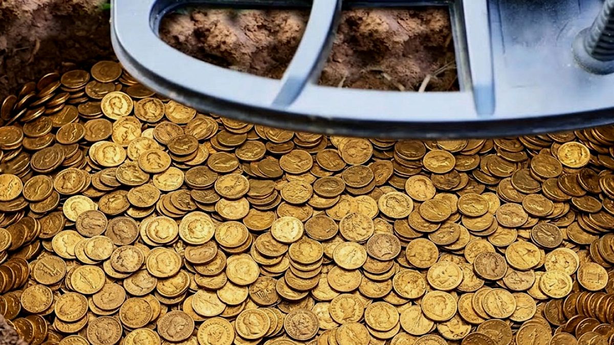 Tarla Ortasında Tarihi Değer: 52 Bin Roma Sikkesi Bulundu