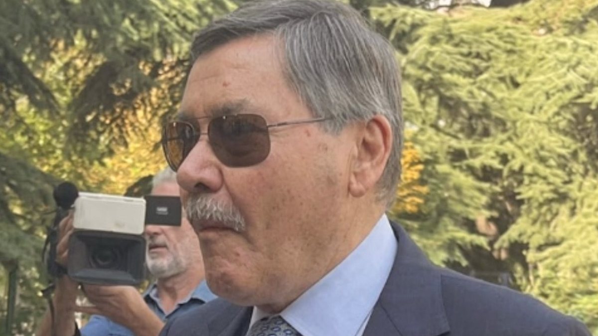 Melih Gökçek'in Tartışmalı Mirası: Sanata Tükürdü, Şehir Sattı, Milyarları Batırdı