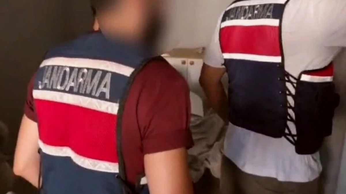Adana'da Uyuşturucu ve Silah Operasyonu: 4 Kişi Tutuklandı