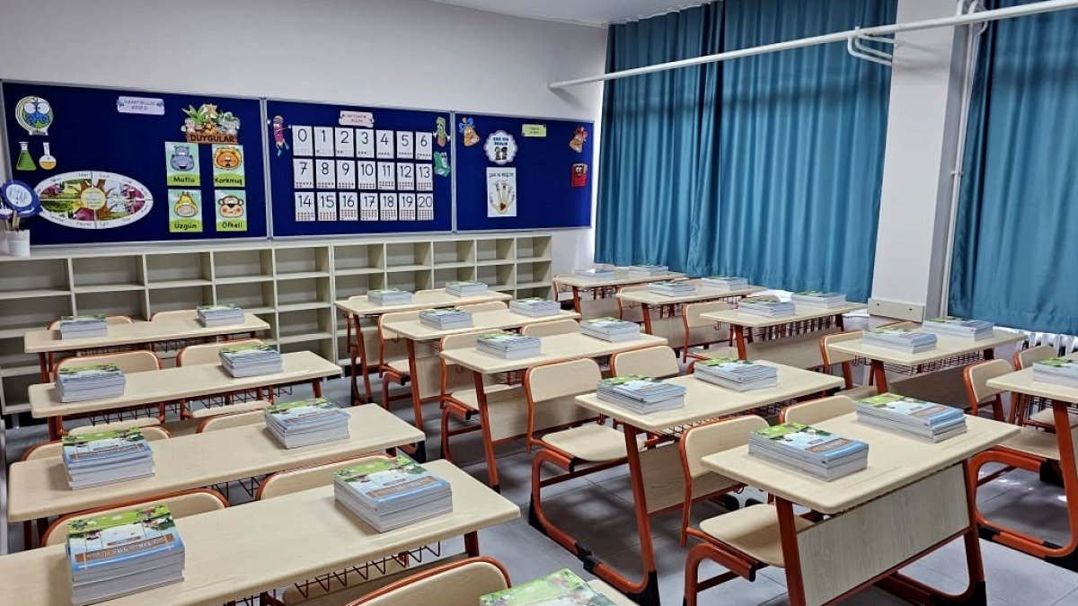 Osmaniye'de Eğitimde Kitap Krizi: Öğrenciler Ders Kitaplarına Erişimde Zorlanıyor
