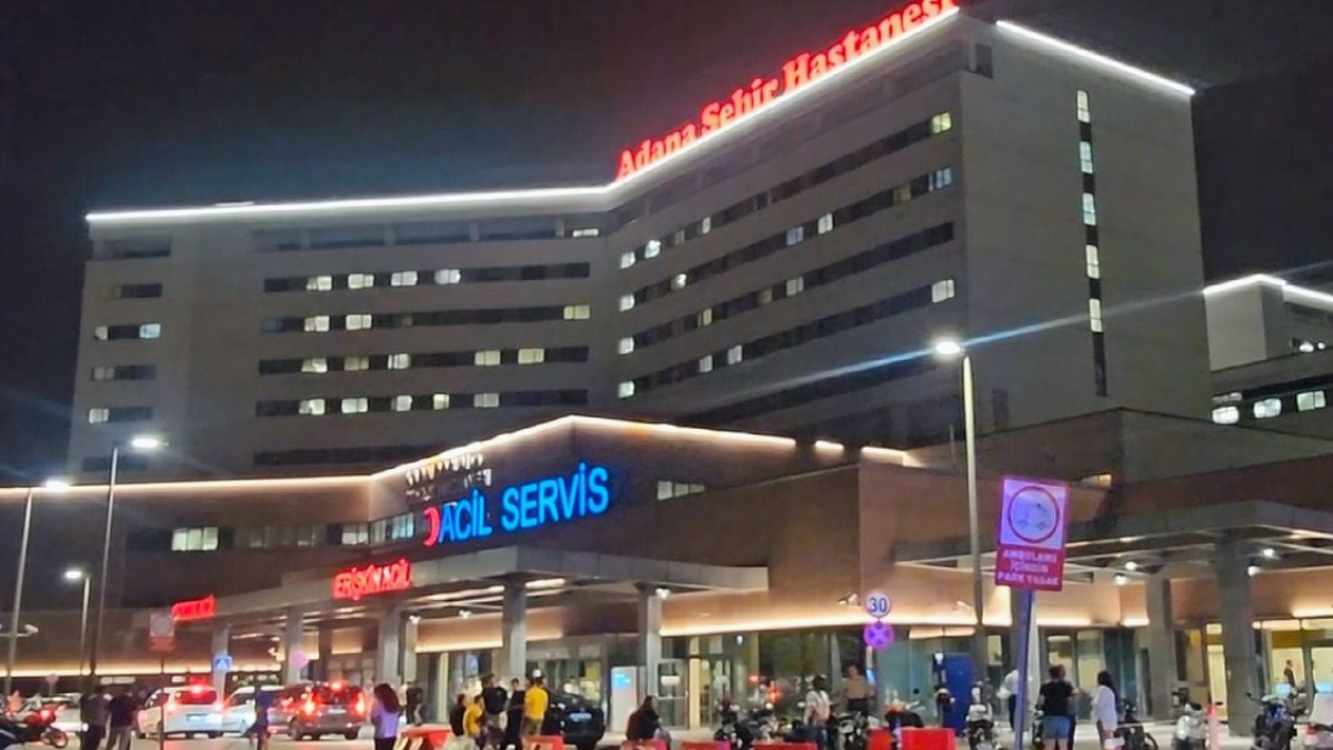 Adana'da Kan Donduran Olay: 6 Yaşındaki Çocuk Vurulmuş Bulundu, Ağabeyi Tutuklandı