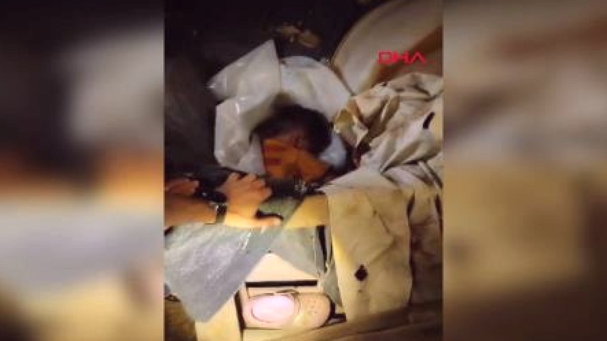 Antalya'da Kaybolan 6 Yaşındaki Çocuk 9 Saat Sonra Uyurken Bulundu