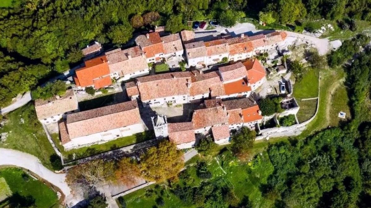 Hırvatistan'ın Minik Mirası: Dünyanın En Küçük Kasabası Hum