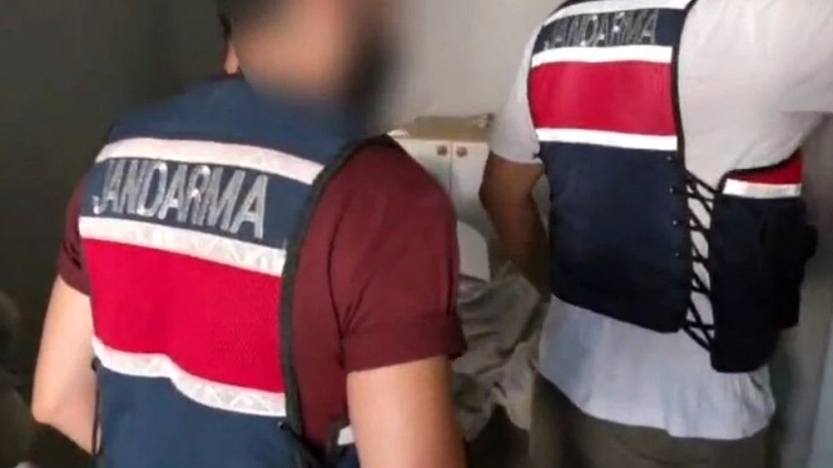Adana'da Uyuşturucu ve Silah Operasyonu: 4 Kişi Tutuklandı