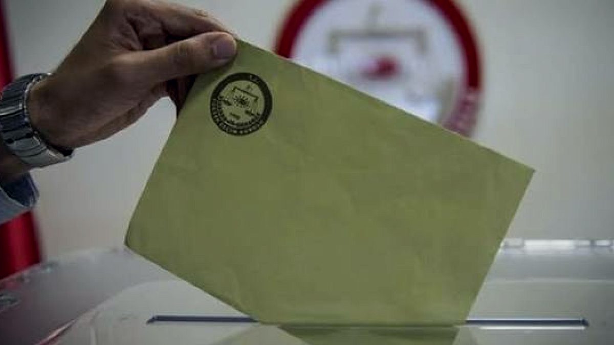 Siyasi Partilerin Oy Oranları Açıklandı: AKP Yükseldi, CHP Geriledi