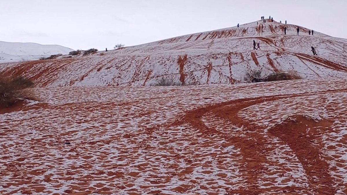 Atacama Çölü'nde Kar Sürprizi: Kuraklık Yerini Sel ve Çamur Akıntılarına Bıraktı