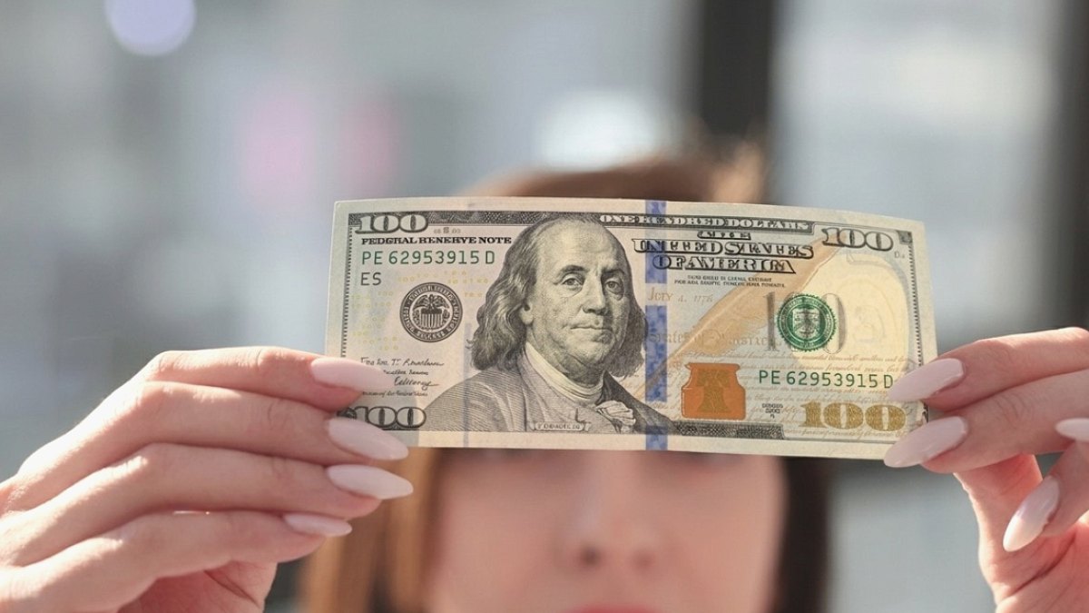 Değerli 100 Dolar Banknotlar: Yıldız İşareti ve Özel Seri Numaraları