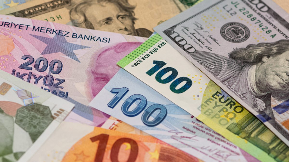 Dolar Rekor Tazeledi, Euro Yeni Zirvelere Yaklaşıyor