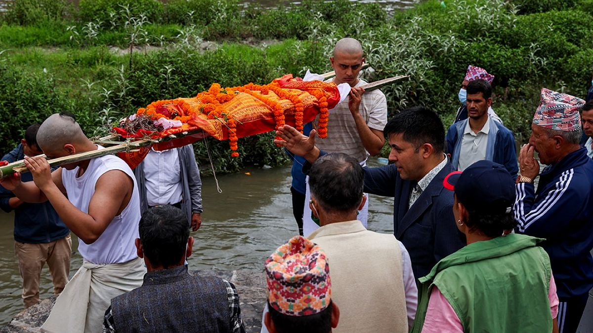 Nepal'de Yıkıcı Sel Felaketi: Can Kaybı 1400'ü Aştı, 6 Bin Kişi Kayıp