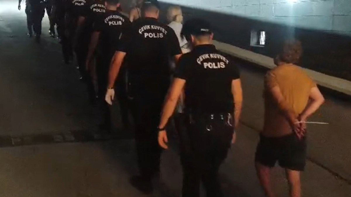 Mersin'de Şafak Operasyonu: 'Ailem Güvende'de 28 Tutuklama