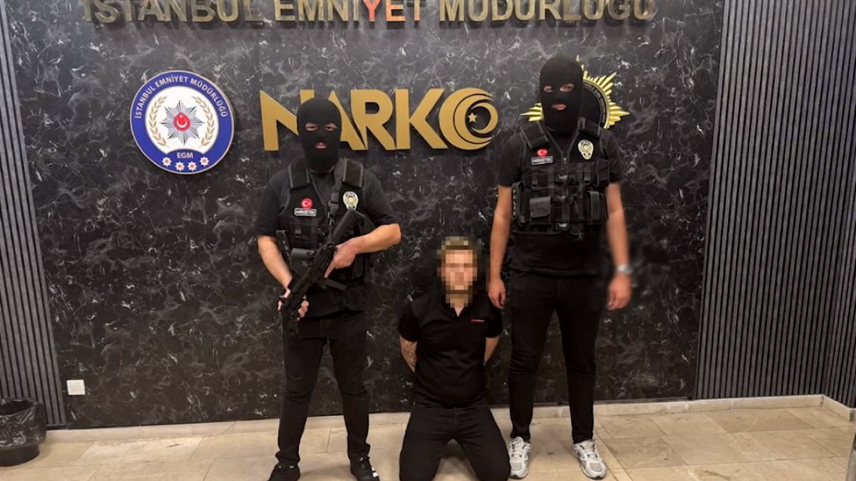 Kırmızı Bültenle Aranan Uyuşturucu Baronu İstanbul'da Güvenlik Güçlerince Yakalandı