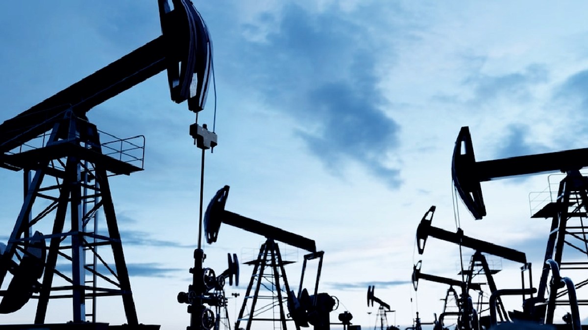 Küresel Petrol Piyasasında Denge Arayışı: Fiyatlar Geri Çekiliyor