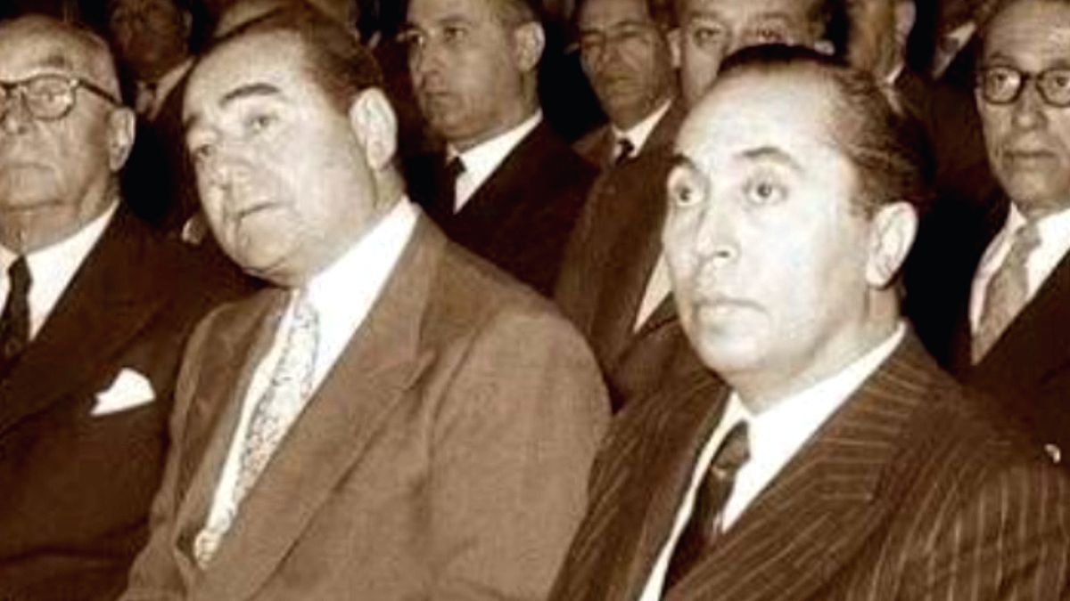 Namık Gedik'in Naaşı Menderes'in Huzuruna Naklediliyor