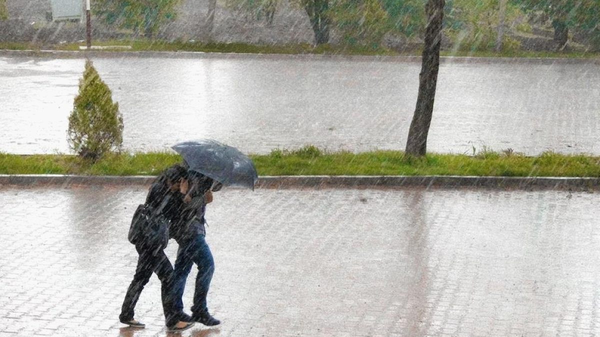 Meteoroloji'den Fırtına ve Şiddetli Yağış Uyarısı: Rüzgar 80 Km'yi Aşacak