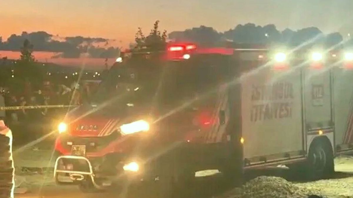Büyükçekmece'de İnşaatta Toprak Kayması: Bir İşçi Kurtarıldı, Diğeri Aranıyor