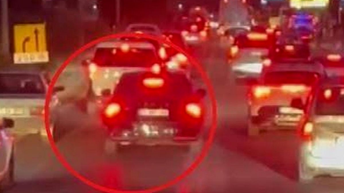 İtfaiye Önüne Çıkan Çakarlı Araç Yangın İhbarını Geciktirdi