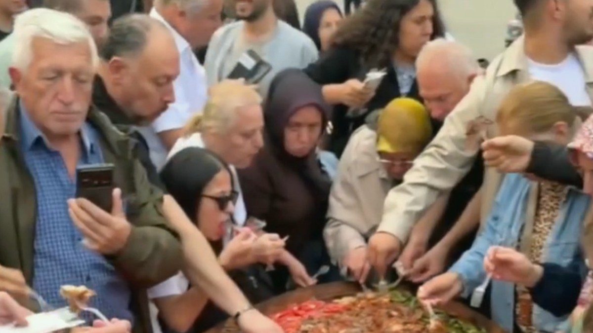 Bursa'da Dev İskender Tabağı Sosyal Medyada Gündem Oldu