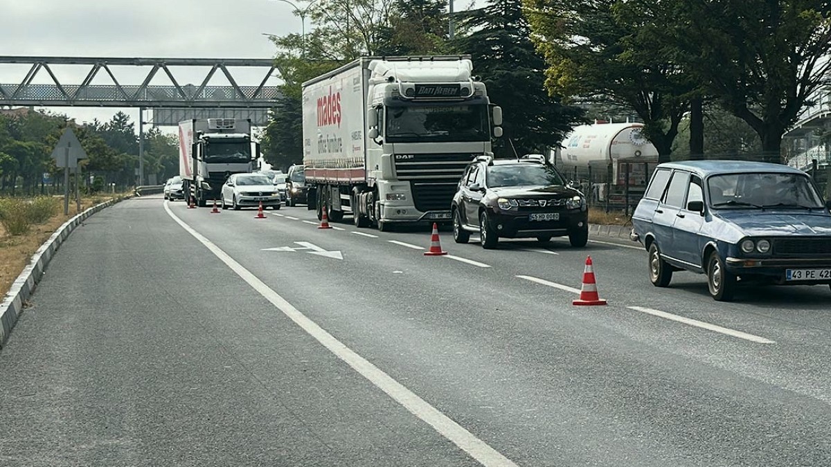 Kütahya Çevre Yolunda Feci Kaza: İki Yaya Otomobilin Altında Kaldı