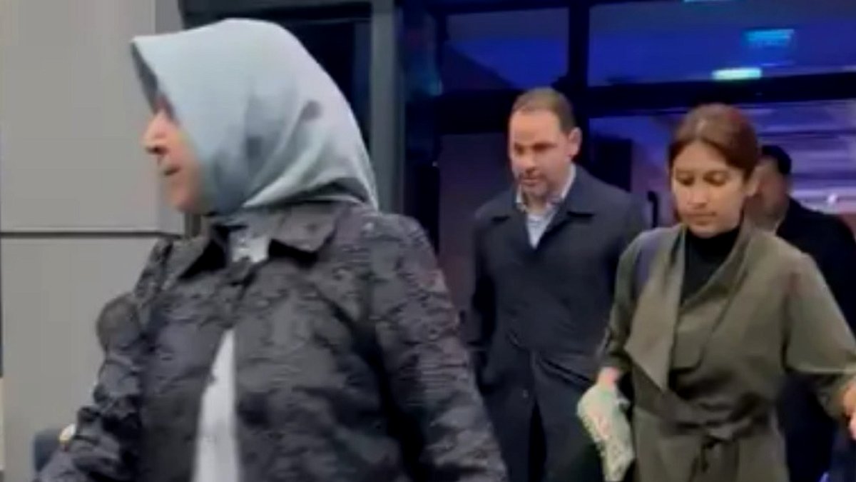 Berat Albayrak Trabzon'da Görüntülendi: Uzun Süre Sonra İlk Kez Sahneye Çıktı