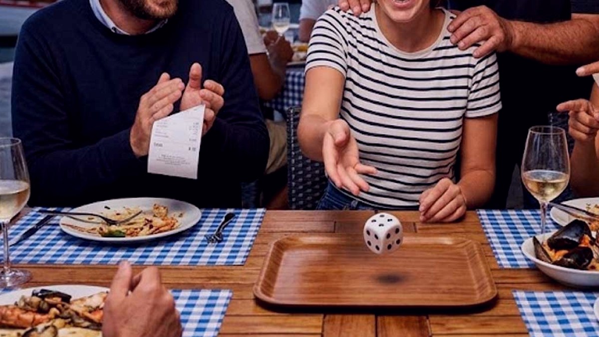 Nice'te Restoran Hesabı Şansa Bağlı: Zar At, Hesabı Sil!