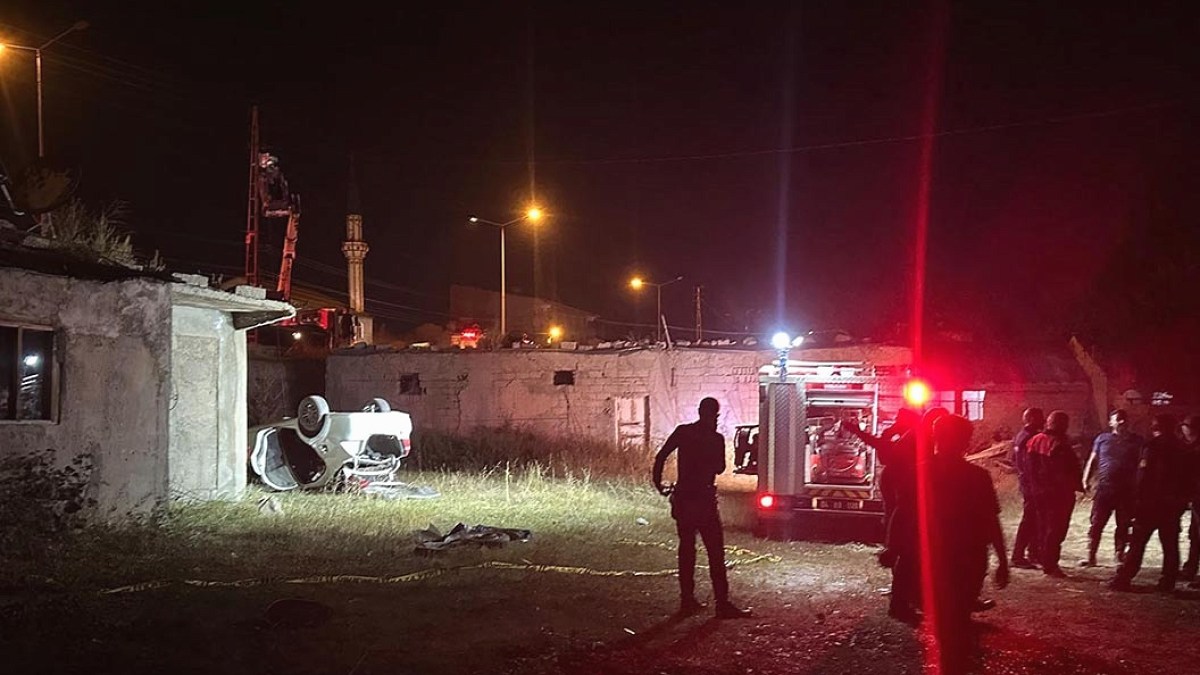 Ağrı'da Çatıdan Uçan Otomobil Şarampolde Can Pazarı Yaşattı: 1 Yaralı