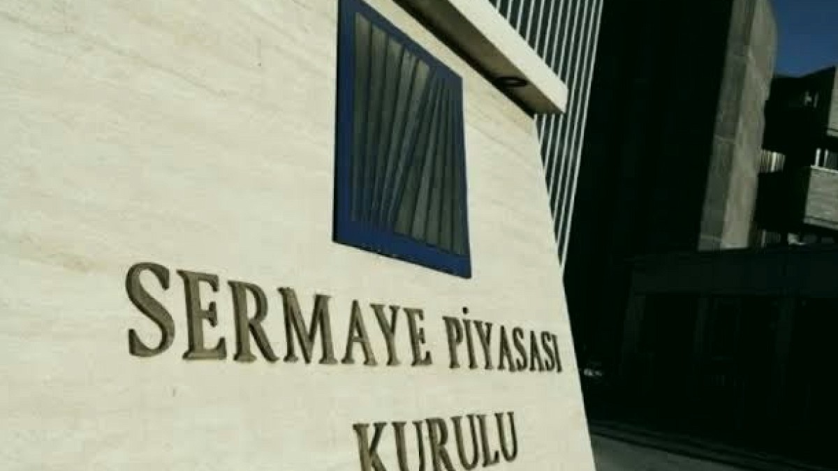 AKP'den SPK'nın Görev ve Yetkilerine Vurgu: Fon Krizleri Ortasında Dikkat Çeken Adım