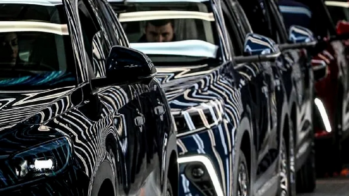 Jaguar Land Rover'dan Küresel Geri Çağırma: Elektrik Sistemi Sorunu On Binlerce Aracı Etkiliyor