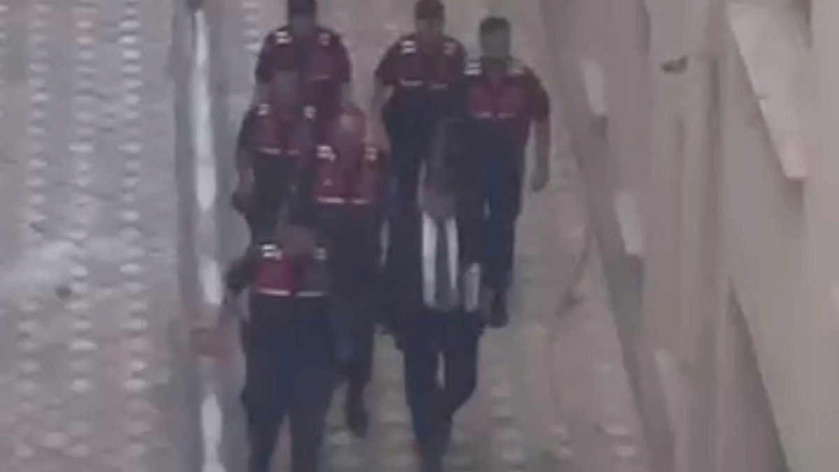 İmamoğlu'ndan 'makam aracı' davasında çarpıcı savunma: '30 milyon tasarruf ettim diye mi yargılanıyorum?'