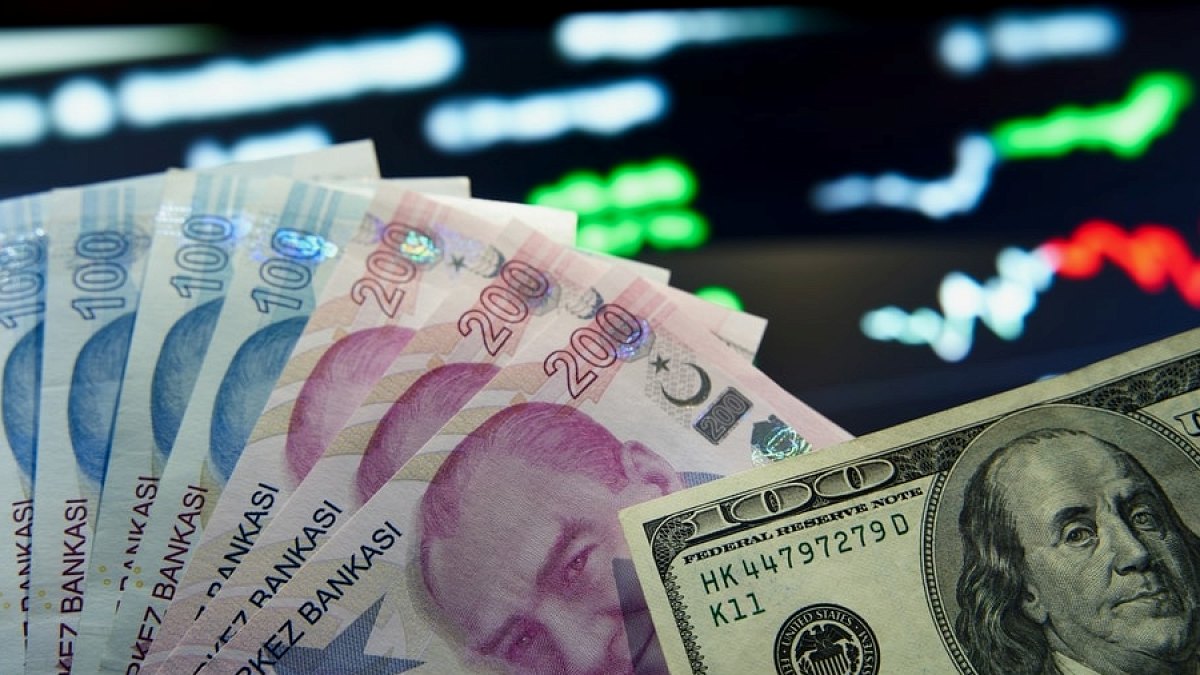 Dolar Yeni Zirvelere Koşuyor: TL Değer Kaybı Hızlandı
