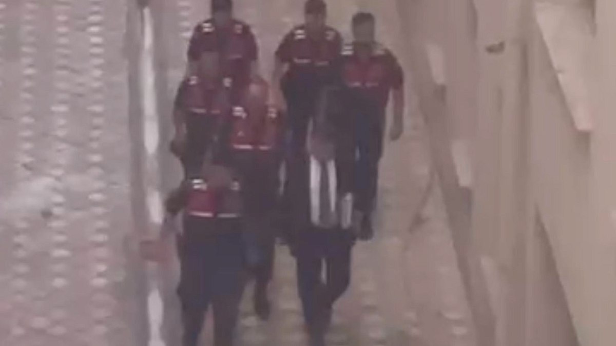 İmamoğlu'ndan Makam Aracı Davasına Tepki: Kamu Kaynaklarını Koruduğum İçin Yargılanıyorum